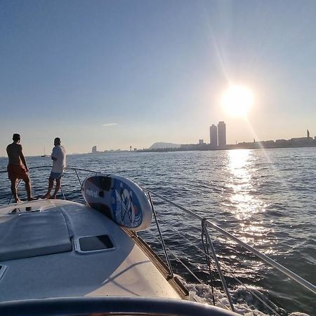 Cozy Yacht Lodge In Barcelona With Boat Tour Option Sant Adrià de Besòs Extérieur photo