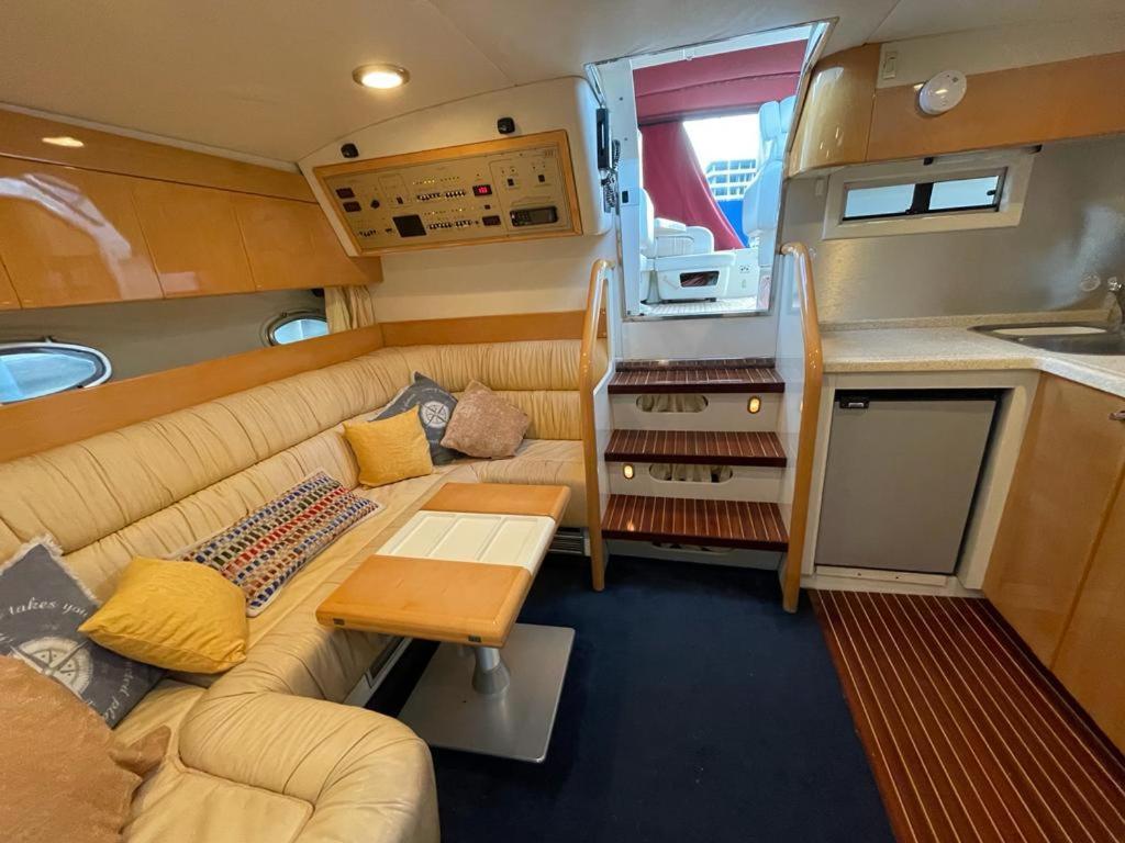 Cozy Yacht Lodge In Barcelona With Boat Tour Option Sant Adrià de Besòs Extérieur photo