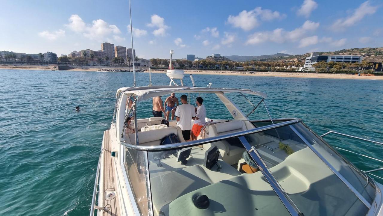 Cozy Yacht Lodge In Barcelona With Boat Tour Option Sant Adrià de Besòs Extérieur photo