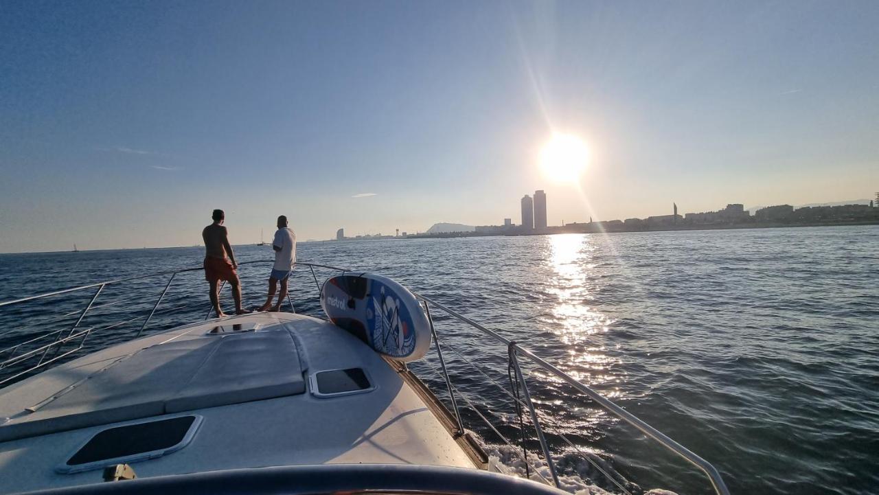 Cozy Yacht Lodge In Barcelona With Boat Tour Option Sant Adrià de Besòs Extérieur photo